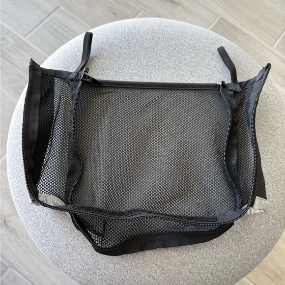 Cybex Mios Seat Pack Black Mesh Leg Rest Net - Picture 2 of 2